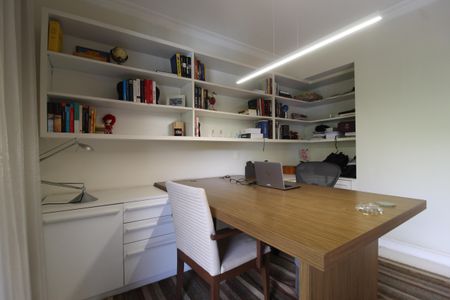 Apartamento para alugar com 210m², 3 quartos e 3 vagasEscritório