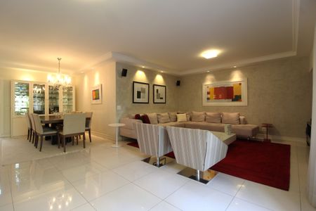 Sala de apartamento à venda com 3 quartos, 210m² em Moema, São Paulo