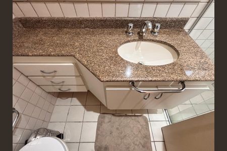 Apartamento para alugar com 45m², 1 quarto e 1 vaga Apartamento para alugar com 45m², 1 quarto e 1 vagaBanheiro da Suíte