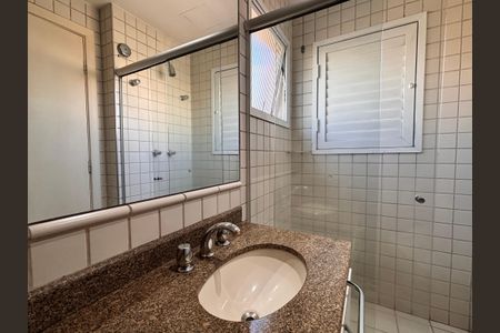 Apartamento para alugar com 45m², 1 quarto e 1 vaga Apartamento para alugar com 45m², 1 quarto e 1 vagaBanheiro da Suíte