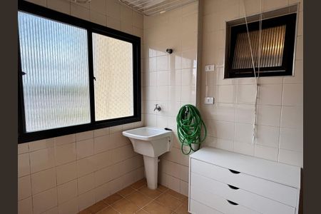 Apartamento para alugar com 67m², 2 quartos e 1 vagaÁrea de Serviço