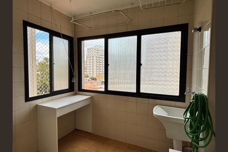 Apartamento para alugar com 67m², 2 quartos e 1 vagaÁrea de Serviço