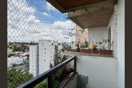 Apartamento para alugar com 67m², 2 quartos e 1 vagaSacada