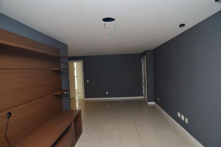 Apartamento para alugar com 130m², 3 quartos e 2 vagas Apartamento para alugar com 130m², 3 quartos e 2 vagasSala
