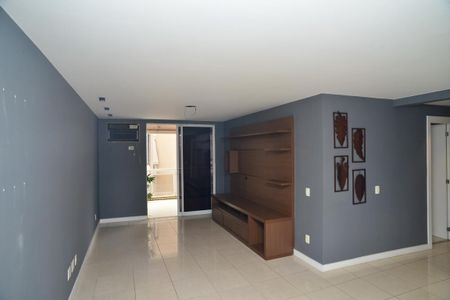 Sala de apartamento para alugar com 3 quartos, 130m² em Barra da Tijuca, Rio de Janeiro