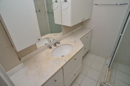 Apartamento para alugar com 130m², 3 quartos e 2 vagas Apartamento para alugar com 130m², 3 quartos e 2 vagasBanheiro Suíte
