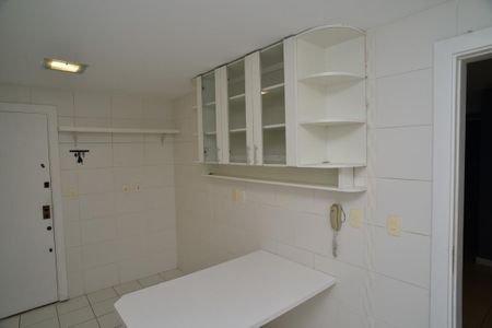 Apartamento para alugar com 130m², 3 quartos e 2 vagas Apartamento para alugar com 130m², 3 quartos e 2 vagasCozinha