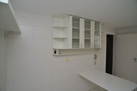 Apartamento para alugar com 130m², 3 quartos e 2 vagas Apartamento para alugar com 130m², 3 quartos e 2 vagasCozinha