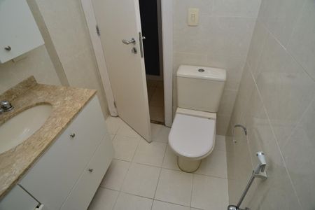 Apartamento para alugar com 130m², 3 quartos e 2 vagas Apartamento para alugar com 130m², 3 quartos e 2 vagasBanheiro Social