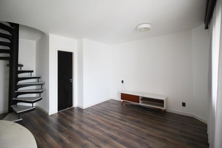 Sala de apartamento para alugar com 1 quarto, 82m² em Indianópolis, São Paulo