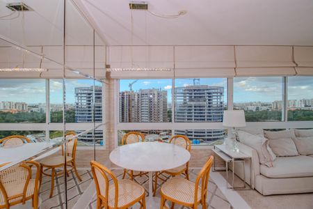 Sala de apartamento para alugar com 2 quartos, 75m² em Três Figueiras, Porto Alegre