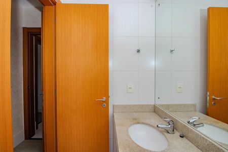 Apartamento para alugar com 75m², 2 quartos e 1 vagaBanheiro da Suíte