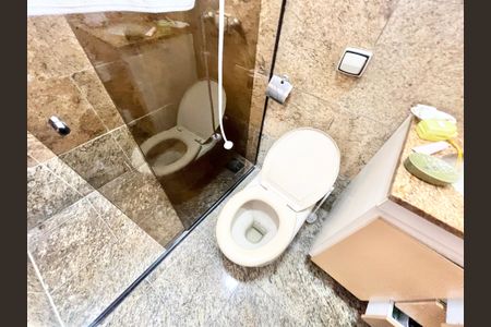 Casa à venda com 350m², 3 quartos e 4 vagasBanheiro