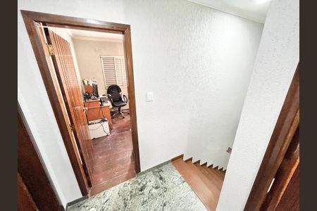 Casa à venda com 350m², 3 quartos e 4 vagasCopa