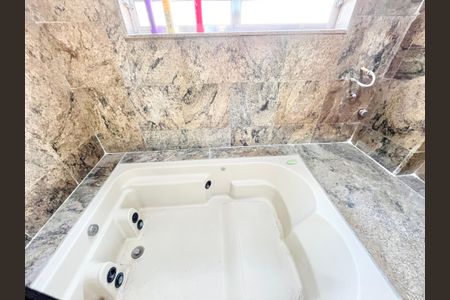 Casa à venda com 350m², 3 quartos e 4 vagasBanheiro da Suíte