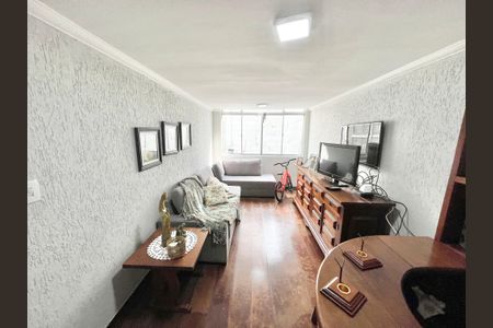 Casa à venda com 350m², 3 quartos e 4 vagasSala