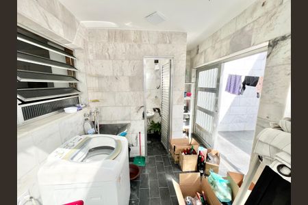Casa à venda com 350m², 3 quartos e 4 vagasLavanderia