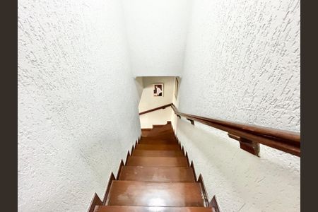 Casa à venda com 350m², 3 quartos e 4 vagasEscada