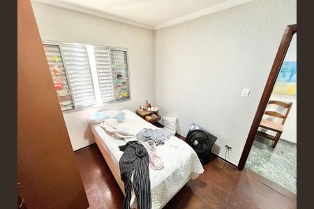 Casa à venda com 350m², 3 quartos e 4 vagasQuarto 2