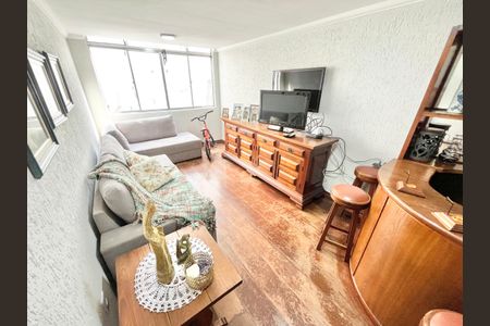 Casa à venda com 350m², 3 quartos e 4 vagasSala