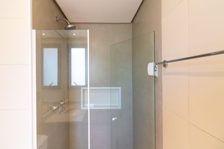 Apartamento à venda com 81m², 2 quartos e 2 vagasBanheiro da Suíte 2