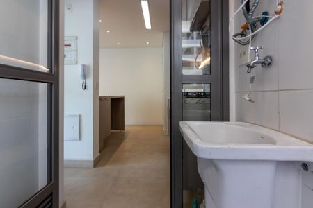 Apartamento à venda com 81m², 2 quartos e 2 vagasÁrea de Serviço