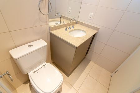 Apartamento à venda com 81m², 2 quartos e 2 vagasBanheiro da Suíte 1