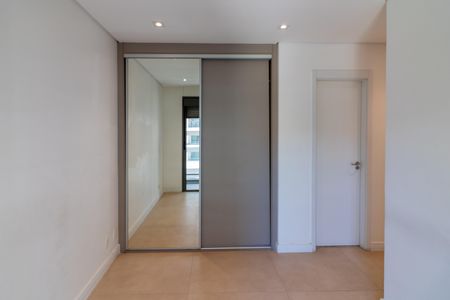 Apartamento à venda com 81m², 2 quartos e 2 vagasSuíte 2