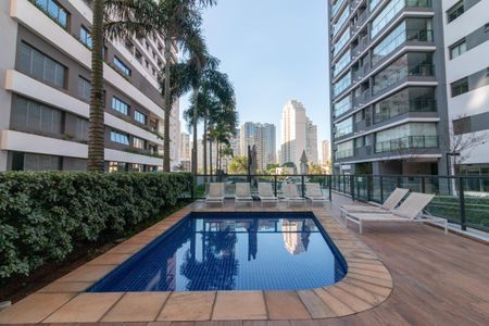 Apartamento à venda com 81m², 2 quartos e 2 vagasÁrea comum - Piscina