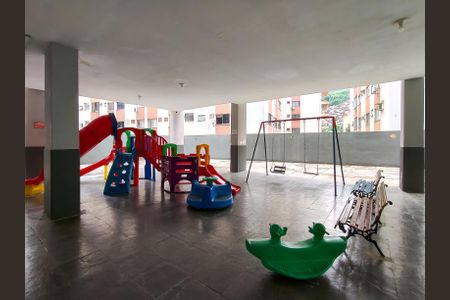 Apartamento à venda com 77m², 2 quartos e 1 vaga Apartamento à venda com 77m², 2 quartos e 1 vagaÁrea comum - Playground