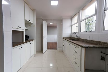 Apartamento para alugar com 180m², 4 quartos e 4 vagas Apartamento para alugar com 180m², 4 quartos e 4 vagasCozinha