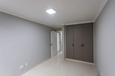 Apartamento para alugar com 180m², 4 quartos e 4 vagas Apartamento para alugar com 180m², 4 quartos e 4 vagasQuarto 1