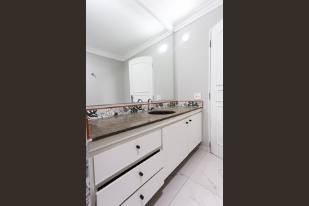 Apartamento para alugar com 180m², 4 quartos e 4 vagas Apartamento para alugar com 180m², 4 quartos e 4 vagasBanheiro social 2