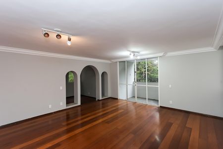 Apartamento para alugar com 180m², 4 quartos e 4 vagas Apartamento para alugar com 180m², 4 quartos e 4 vagasSala