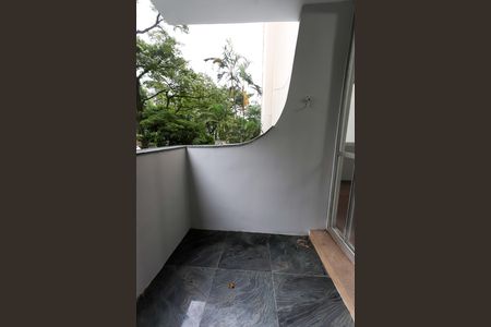Apartamento para alugar com 180m², 4 quartos e 4 vagas Apartamento para alugar com 180m², 4 quartos e 4 vagasVaranda
