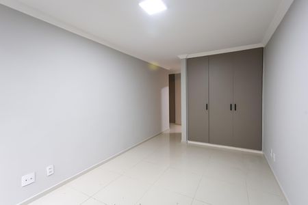 Apartamento para alugar com 180m², 4 quartos e 4 vagas Apartamento para alugar com 180m², 4 quartos e 4 vagasSuíte