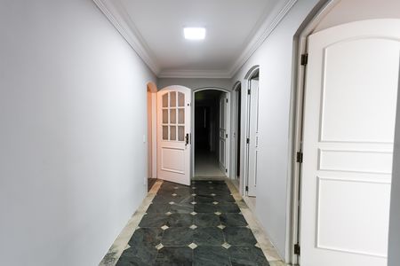 Apartamento para alugar com 180m², 4 quartos e 4 vagas Apartamento para alugar com 180m², 4 quartos e 4 vagasCorredor