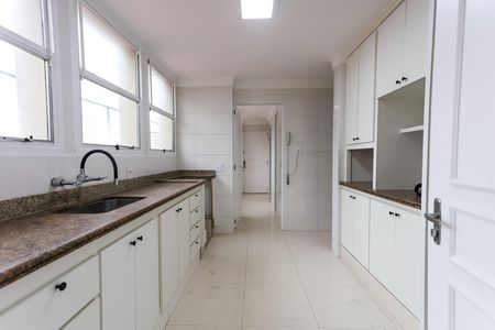 Apartamento para alugar com 180m², 4 quartos e 4 vagas Apartamento para alugar com 180m², 4 quartos e 4 vagasCozinha