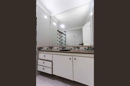 Apartamento para alugar com 180m², 4 quartos e 4 vagas Apartamento para alugar com 180m², 4 quartos e 4 vagasBanheiro social 2