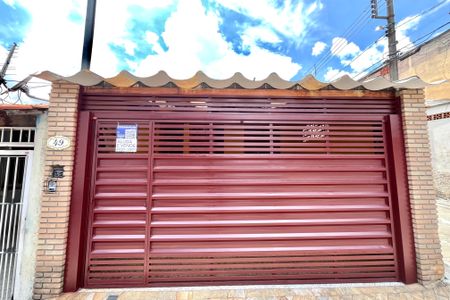 Casa à venda com 85m², 2 quartos e 2 vagas Casa à venda com 85m², 2 quartos e 2 vagasFachada