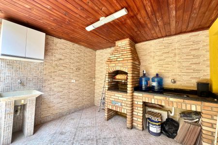 Casa à venda com 85m², 2 quartos e 2 vagas Casa à venda com 85m², 2 quartos e 2 vagasQuintal