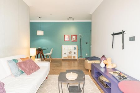 Sala de apartamento à venda com 2 quartos, 60m² em Moema, São Paulo