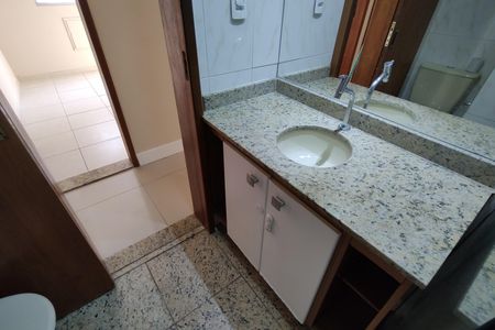 Apartamento à venda com 67m², 3 quartos e 1 vaga Apartamento à venda com 67m², 3 quartos e 1 vagaBanheiro Social
