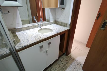Apartamento à venda com 67m², 3 quartos e 1 vaga Apartamento à venda com 67m², 3 quartos e 1 vagaBanheiro da Suíte