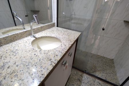 Apartamento à venda com 67m², 3 quartos e 1 vaga Apartamento à venda com 67m², 3 quartos e 1 vagaBanheiro Social