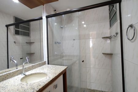 Apartamento à venda com 67m², 3 quartos e 1 vaga Apartamento à venda com 67m², 3 quartos e 1 vagaBanheiro Social