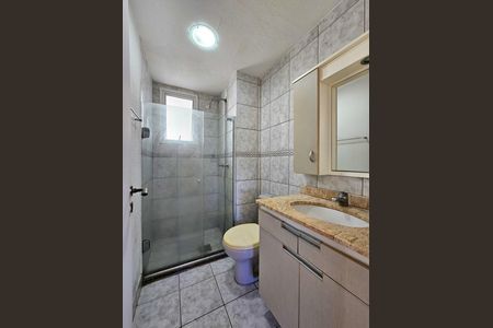 Banheiro  de apartamento para alugar com 2 quartos, 55m² em Nonoai, Porto Alegre