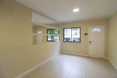 Sala de casa de condomínio à venda com 3 quartos, 110m² em Vila São Silvestre, São Paulo