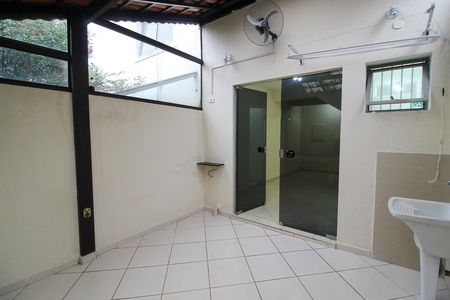 Casa de condomínio à venda com 110m², 3 quartos e 1 vaga Casa de condomínio à venda com 110m², 3 quartos e 1 vagaQuintal