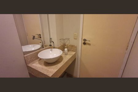 Casa à venda com 272m², 3 quartos e 4 vagasLavabo 2